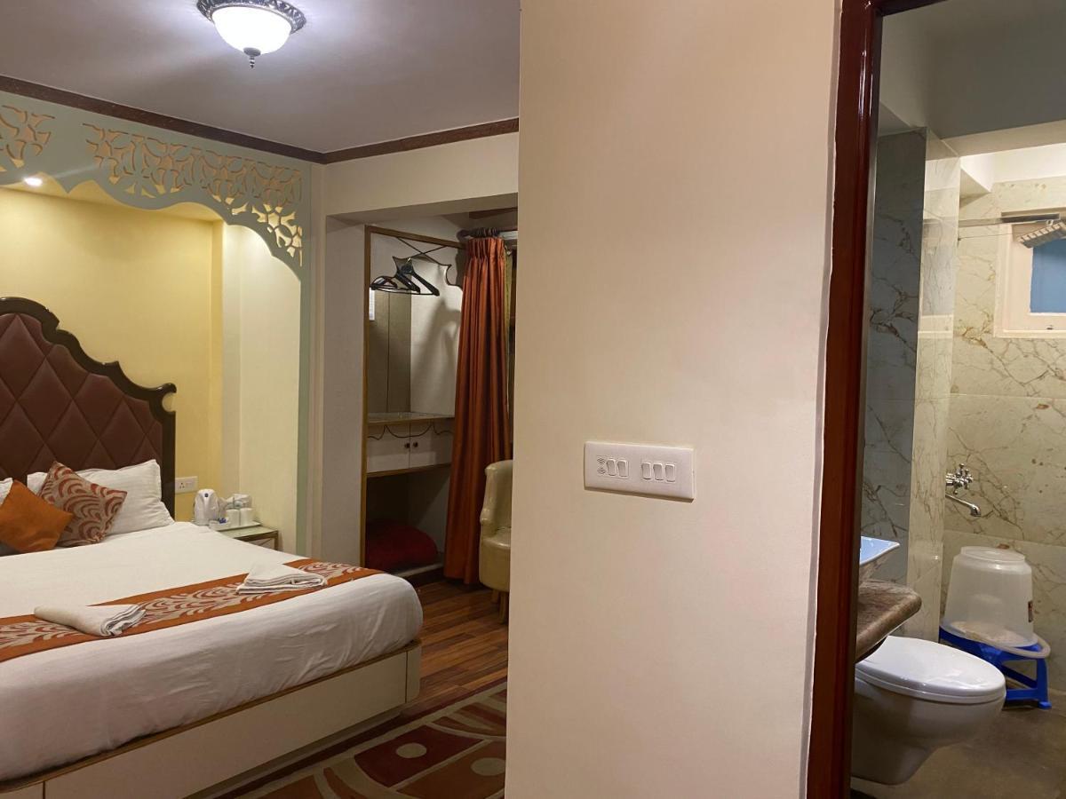 Omega Residency Hotel Darjeeling  Buitenkant foto