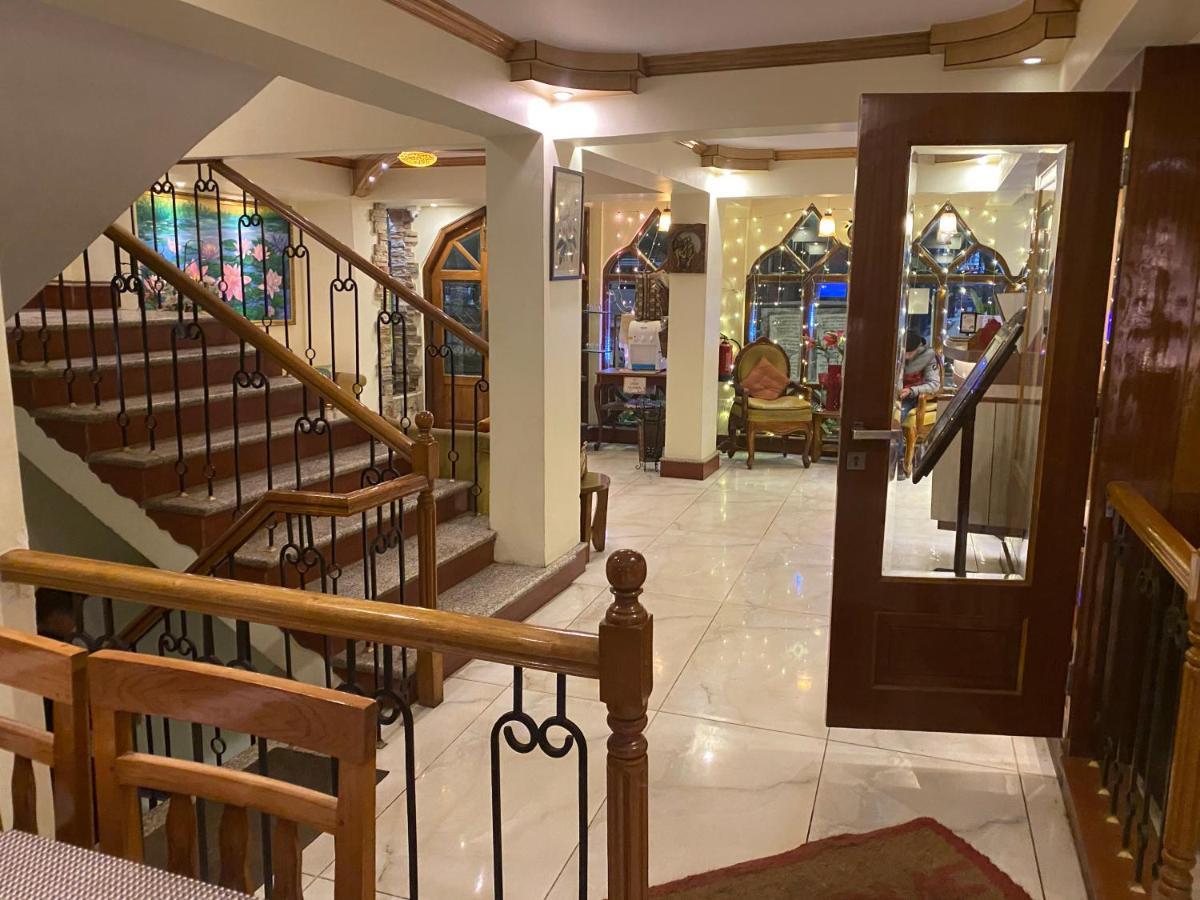Omega Residency Hotel Darjeeling  Buitenkant foto